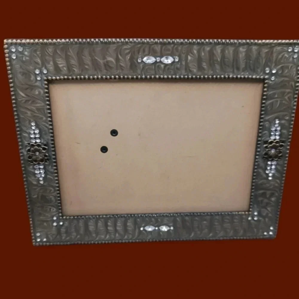 Picture frame with rhinestone